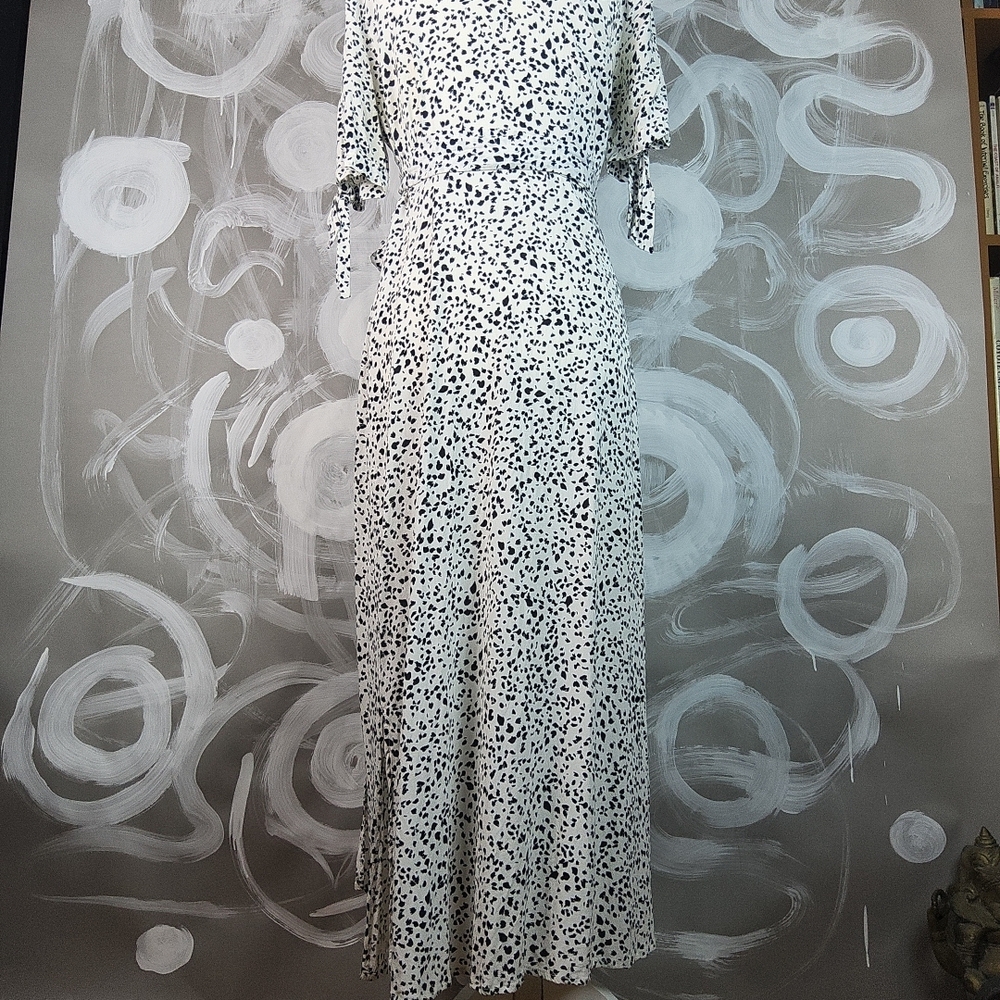 Seraphine Ava Wrap Maternity Dress - Picture 9 of 16